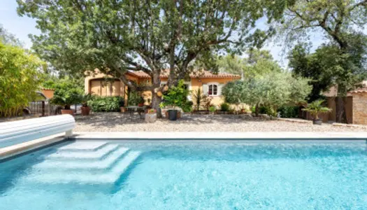 Villa contemporaine T6 avec piscine et T2 indépendant 