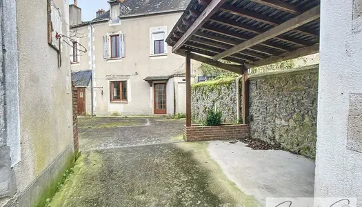 Dpt Sarthe (72), à vendre centre ville PONTVALLAIN maison P5 sur 440 m2 de terrain 