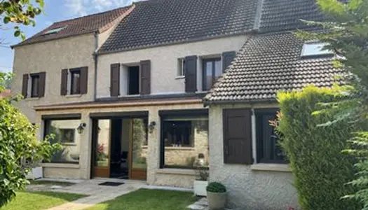 Maison 9 pièces 228 m² 