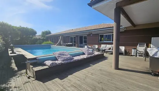 Villa T5 156m² piscine chauffée, 2 terrasses, grand garage, su 