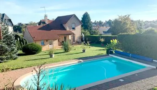 Charmante maison individuelle avec piscine creusée sur 11,48a de terrain