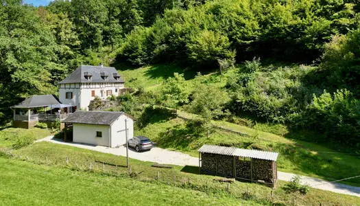 Belle maison de caractère, calme et isolée près d'Argentat 