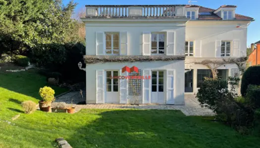 Maison 8 pièces 275 m²