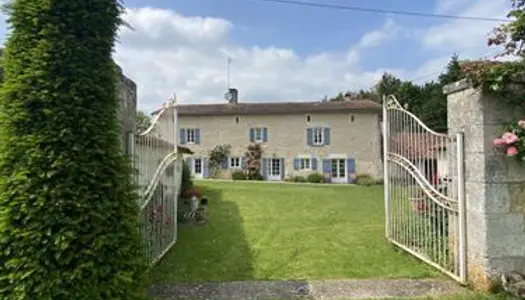 Propriété 10 pièces 293 m²