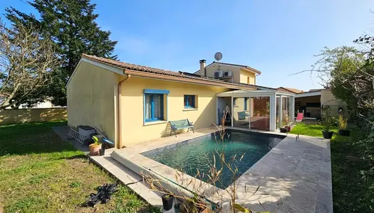 A moins de 2 min de SAINT ANDRE DE CUBZAC maison 7 pièces de 137 m², 4 chambres, Piscine, garage, 