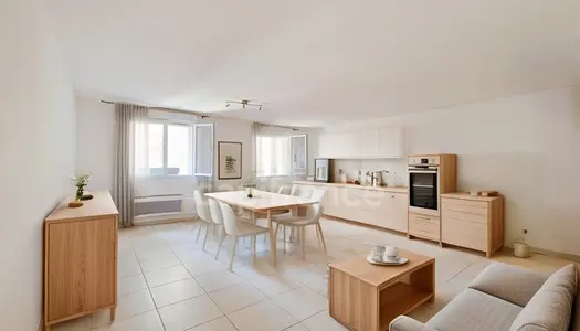Dpt Hérault (34), à vendre à ROUJAN, un appartement T2 de 54.63m², avec une place de parking 