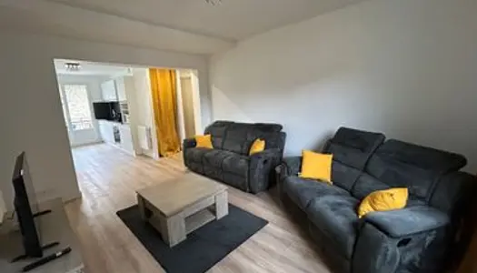 APPARTEMENT T3 + CUISINE DE 65 m2 AVEC 2 BALCONS ET GRAND GARAGE LOUER MEUBLÉ 