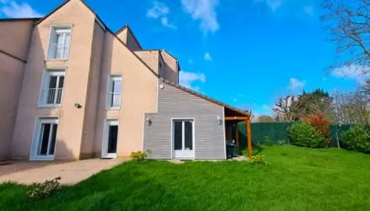 Maison familiale à Chartres avec garage et terrain 