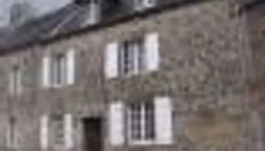 Maison de caractère au centre de Guémené sur scorff 