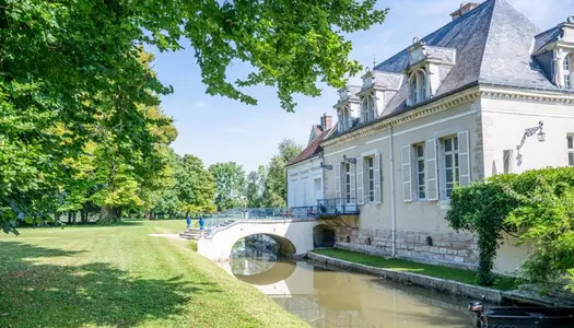 Château 33 pièces 1504 m² 