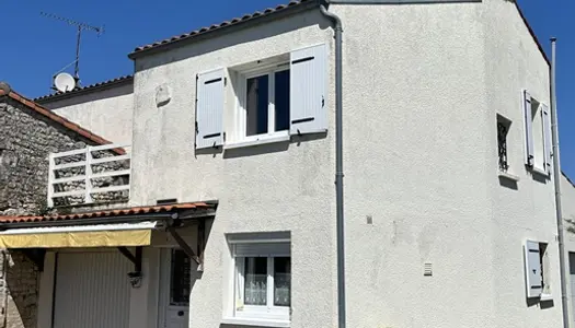 Maison au calme à 10 minutes de royan avec beaucoup de potentiel 