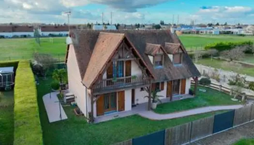 Maison 6 pièces 156 m2 sur 930 m2 de terrain à Villemandeur 