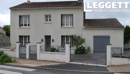 Maison individuelle de 4 chambres à coucher bien présentée avec jardin 