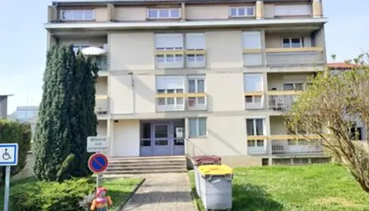 BAR LE DUC - Centre ville - appartement de type IBIS (LB)