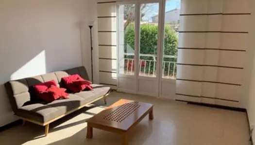 Appartement T3 Lumineux à l'entrée du Luc dans une rue calme proche de tout 