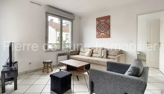 Proximité Place Valmy Appartement T2 meublé 