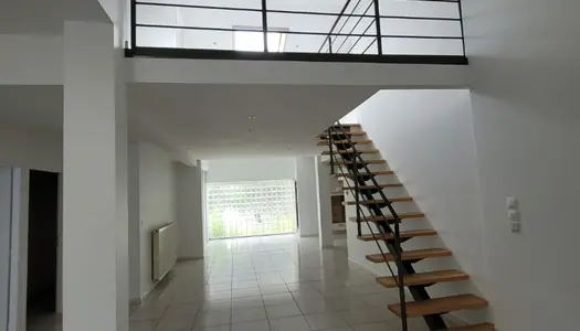 Maison 5 pièces 215 m² 