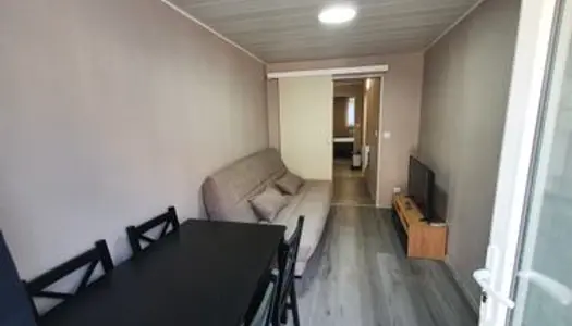 Appartement meublé de 2 pièces "27m²", situé en RDC 
