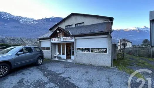 Local commercial 358 m²
