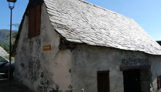 Deux belles granges à Arrout 