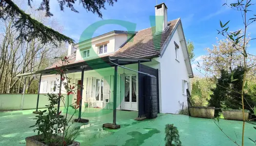 Maison 7 pièces 232 m²