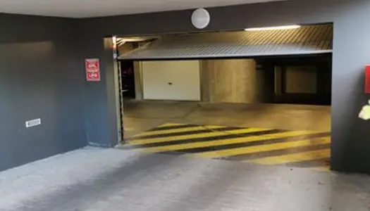Loue place de parking 