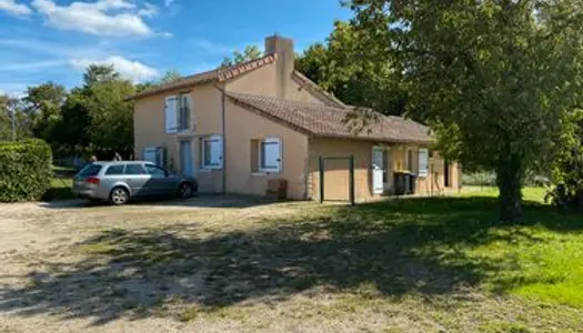 Maison de ferme rénovée T5 à Nouaillé Maupertuis 