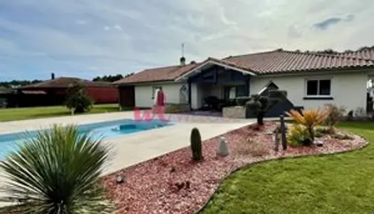 A vendre magnifique maison 6 pièces avec piscine et jardin paysager