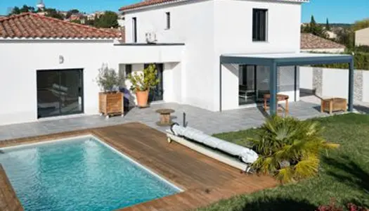 Villa contemporaine T5 156 m² sur 800 m² de jardin, avec piscine. Vue dégagée
