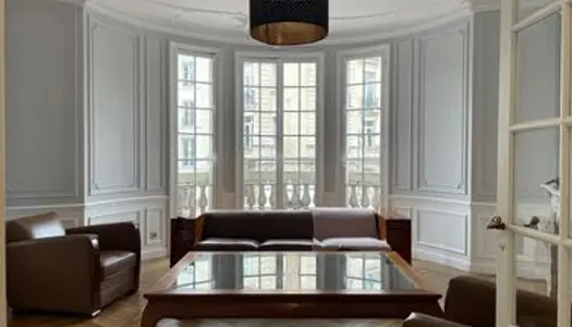 Triangle d'or, spacieux logement meublé familial 120 m2, rue de la Boétie, Paris 8è 
