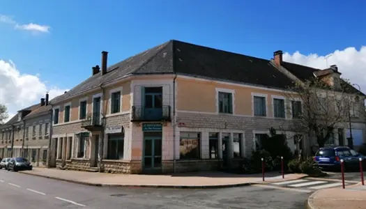 Immeuble Vente Rouffignac-Saint-Cernin-de-Reilhac  780m² 150000€