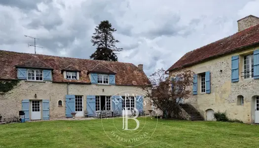 Saint Martin de Bréthencourt (proche Dourdan) ancien moulin rénové avec piscine et dépendance 