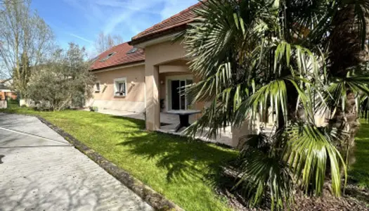 Maison 8 pièces 230 m²