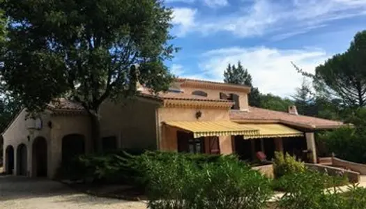 Villa de 186 m2 avec annexe sur 6000m2 de terrain