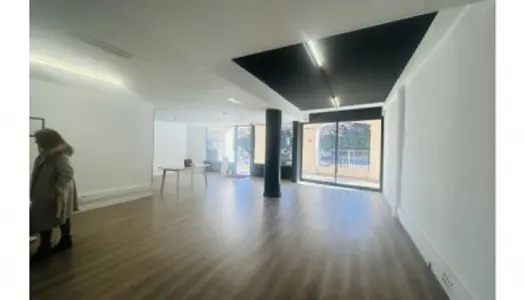 Bureau 99 m² 
