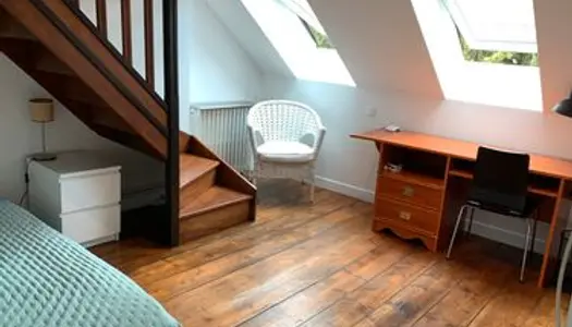 Grande chambre d'étudiant chez l'habitant Douai 380 