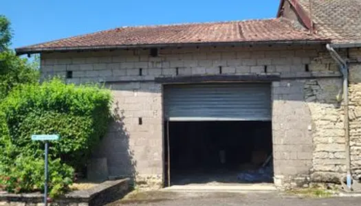 Parking - Garage Location Avrigney-Virey  150m² 540€