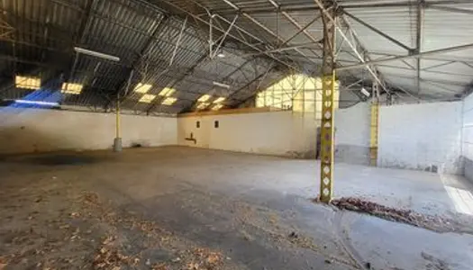 Hangar 3 pièces 300 m² 