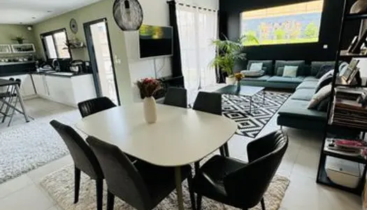 Maison Moderne à Louer meublée - 130 m² avec Confort et Équipements Premium (Chateaugiron) 