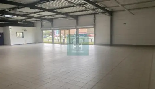 Commerce 400 m²