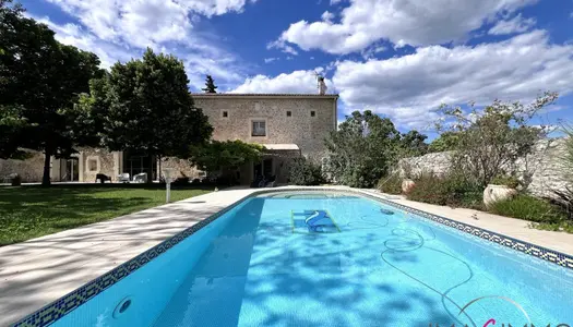 Mas provençal 12 pièces 533 m² 