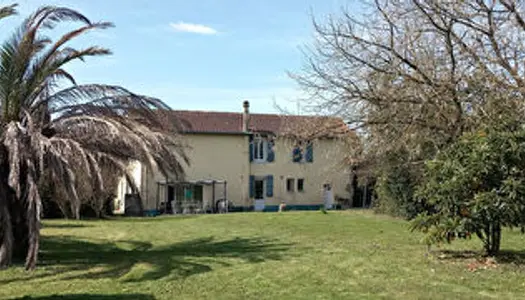 Maison 10 pièces 367 m²