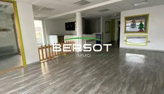 Local commercial 122 m² 