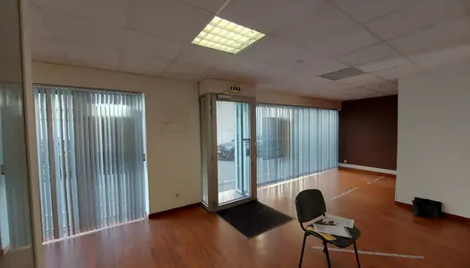 Local commercial 113 m²