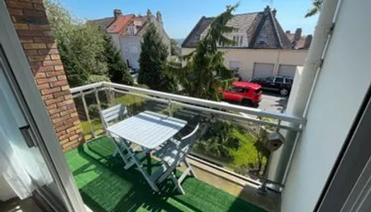 Joli studio de 25 m2 avec jolie terrasse et parking privé 