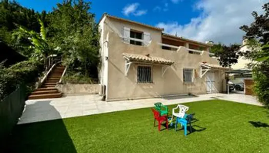 Maison - Villa Location Villeneuve-Loubet 5p 159m² 2700€