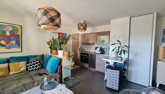 Dpt Vaucluse (84), à vendre - route de Lyon AVIGNON Appartement T3 - 61 m²  - 1er étage avec 