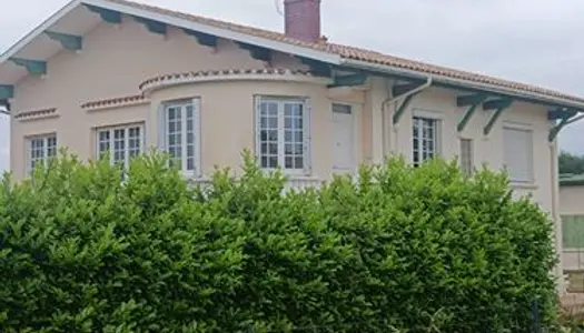 Maison de Maitre à Biganos (33) + 1 dépendance 70 M2 