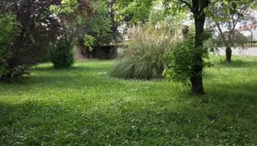 Terrain viabilisé banlieue sud-est de Toulouse, quartier résidentiel 