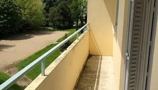 Appartement 3 pièces de 66 m² avec balcon à louer à VIENNE (38200). 